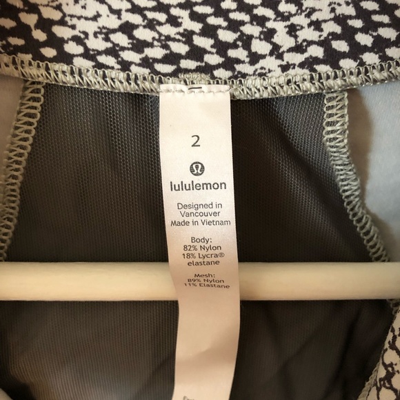 Tight Women’s Lululemon Sweater - Picture 2 of 3